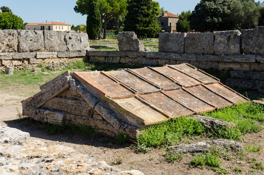 Sacellum (oder Heroon)