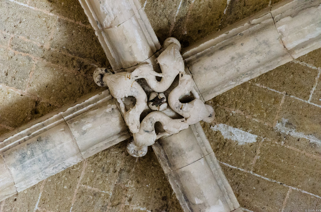 Schlußstein aus Vogelfiguren