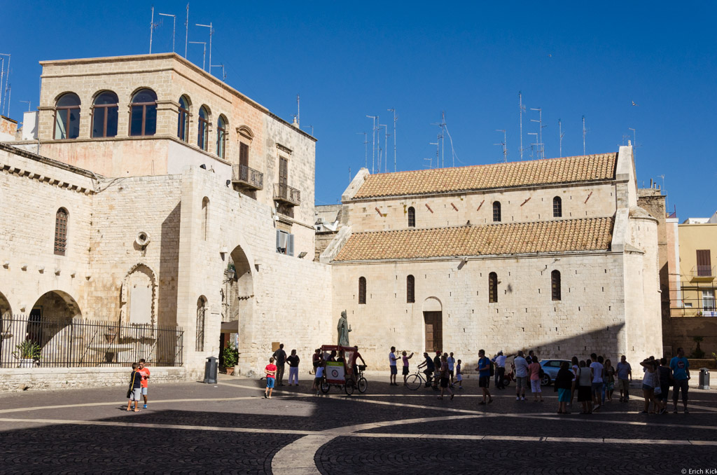 Platz vor Kirche San Nicola