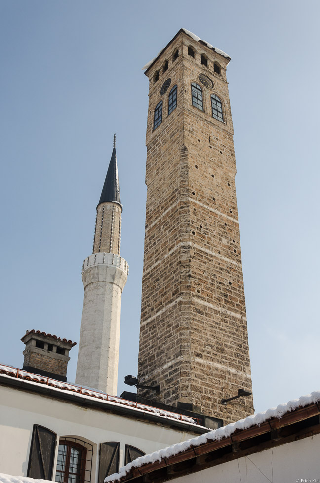 Uhrturm und Minaret vereint