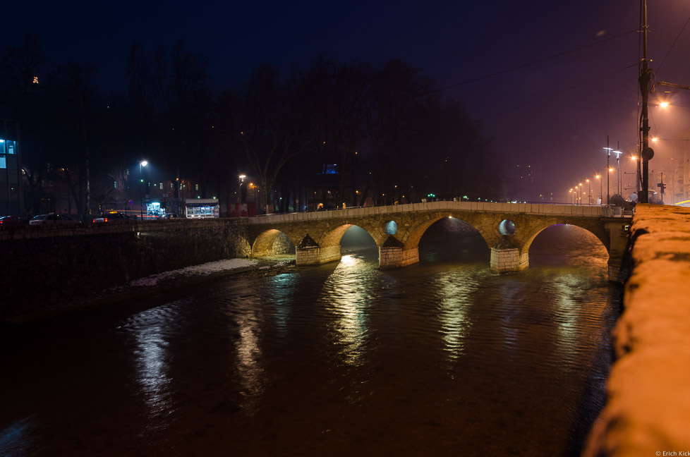 Lateinerbrücke bei Nacht