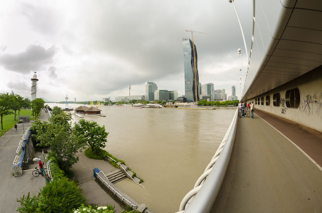 Reichsbrücke Donaucity