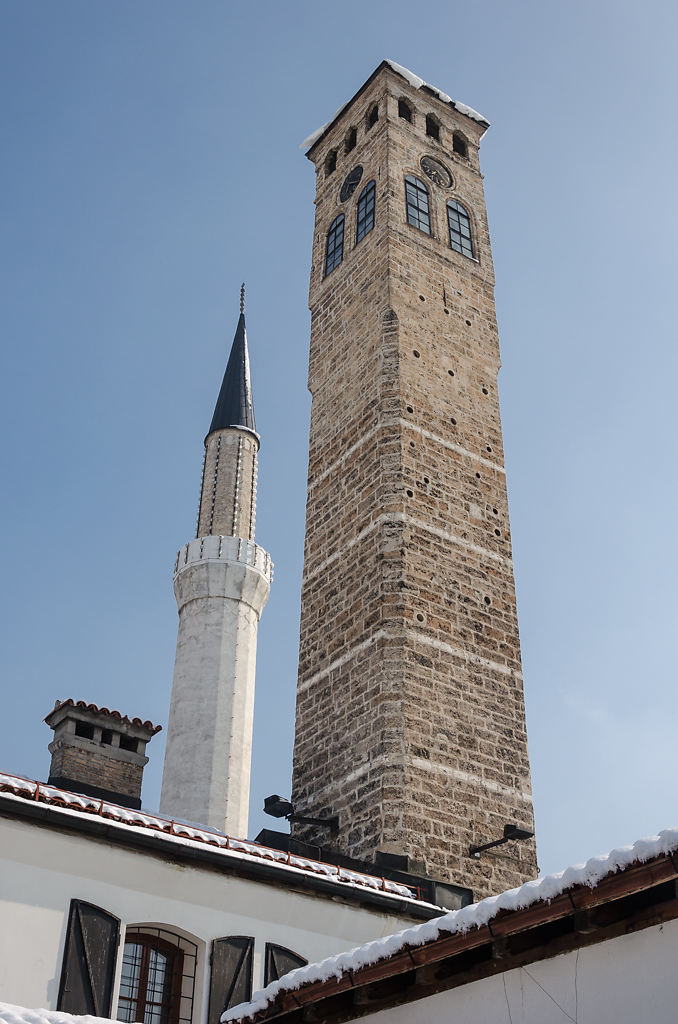 Uhrturm und Minaret vereint