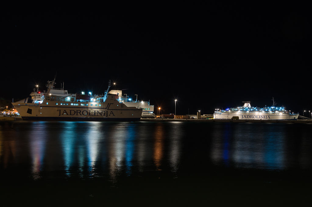 Fähren im Hafen von Split