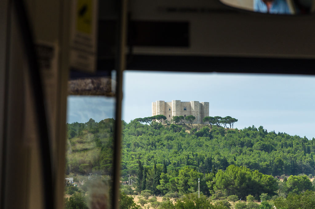 Castel del Monte vom Bus aus