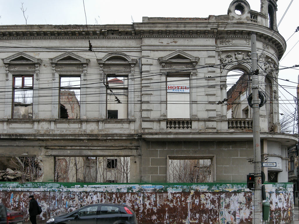 Ruine vor Hotel Marna