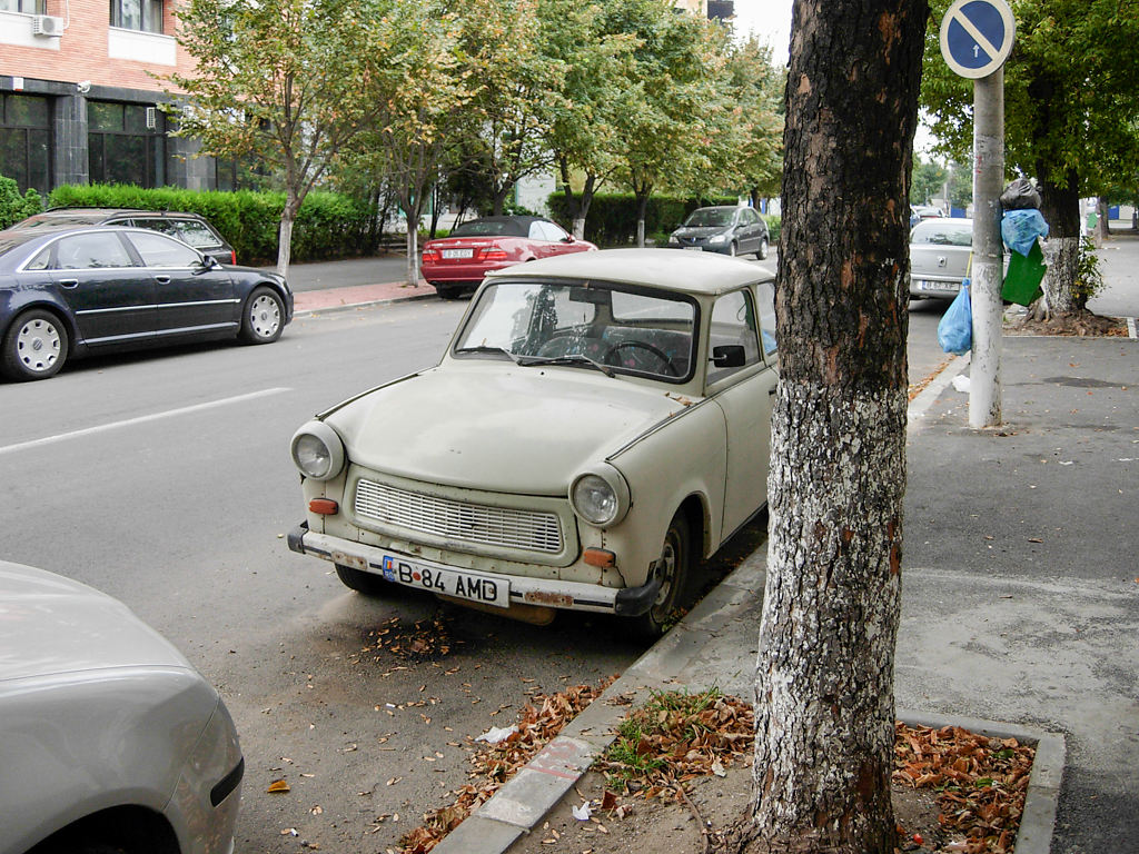 ein alter Trabant