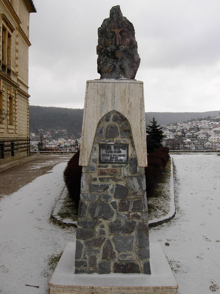 Vlad Țepeș Statue