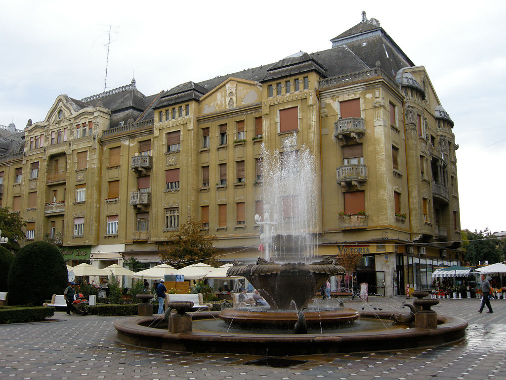 Brunnen am Piața Victoriei