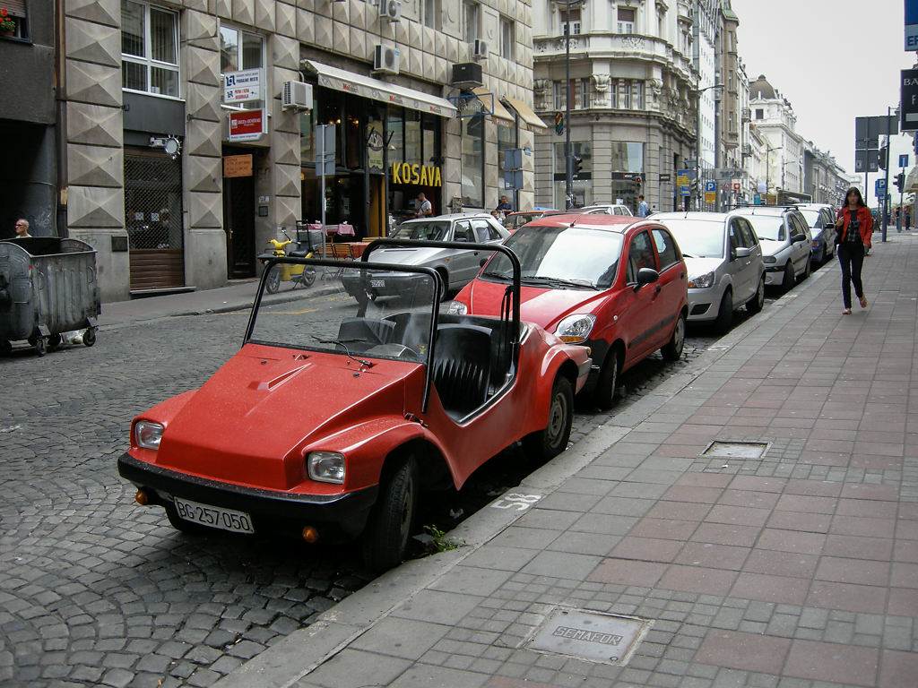 Autos in der Kralja Petra