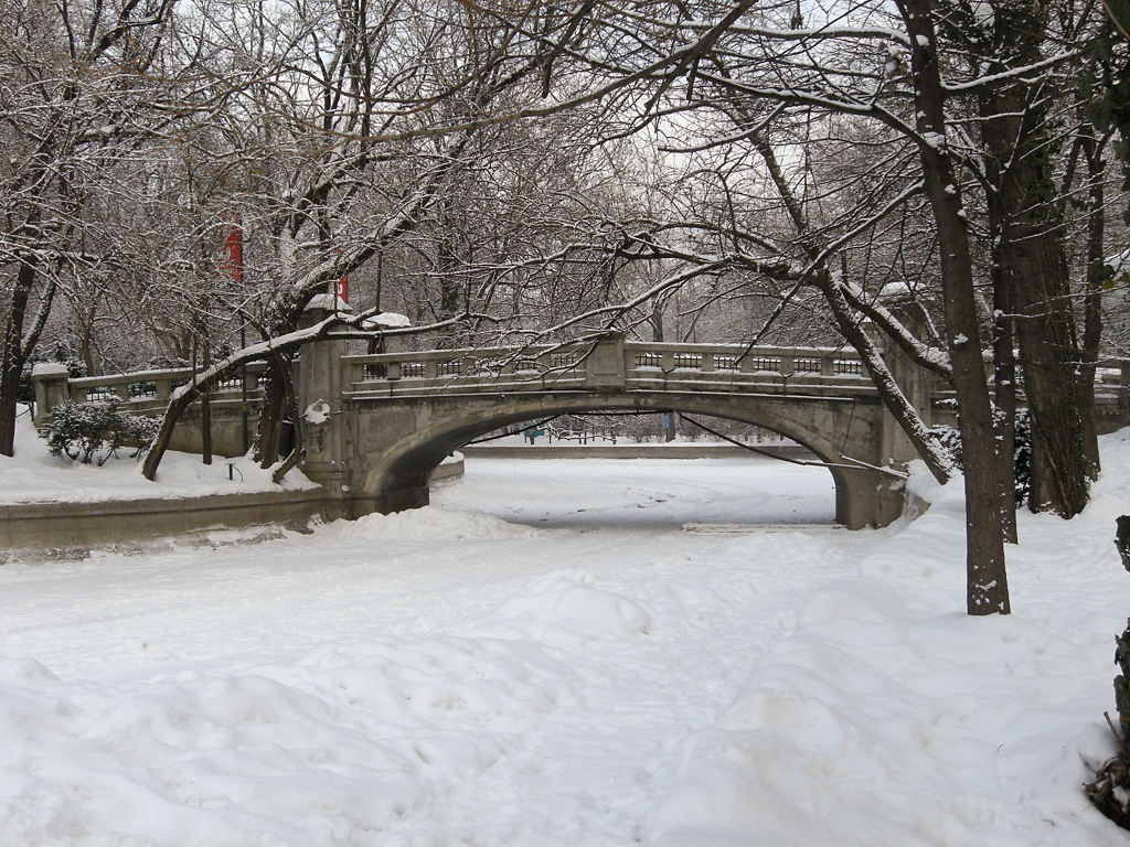 Podul mare im Parcul Cișmigiu