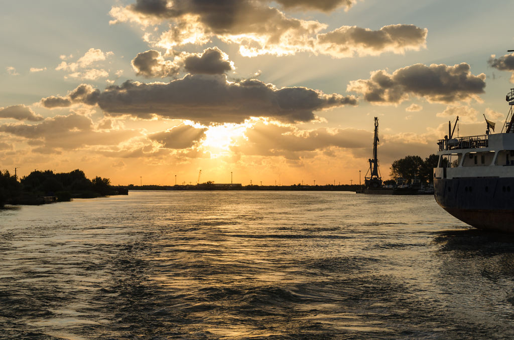 Sonnenaufgang auf der Donau