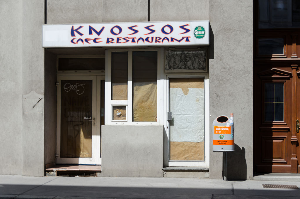 Knossos Café Restaurant