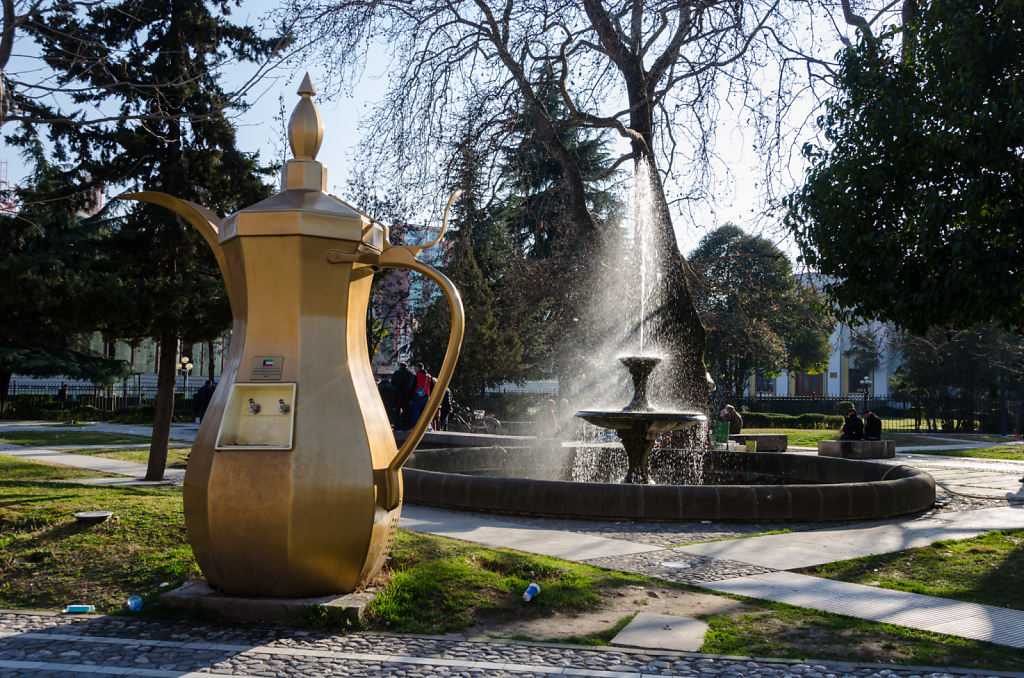 Teekannen-Wasserspender