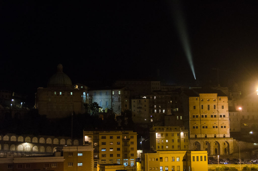 Leuchtzeichen in Ancona