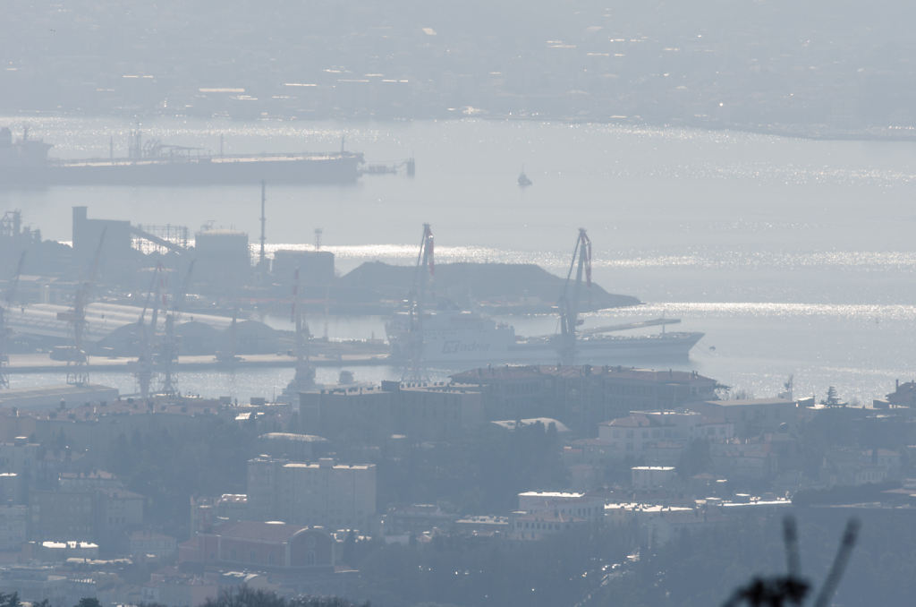 Blick auf AF Marina im Hafen
