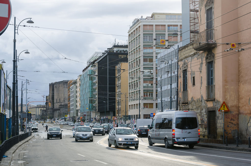 auf der Via Nuova Marina