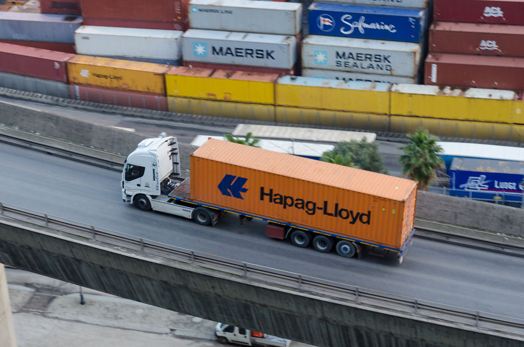 Hapag-LLoyd Container LKW