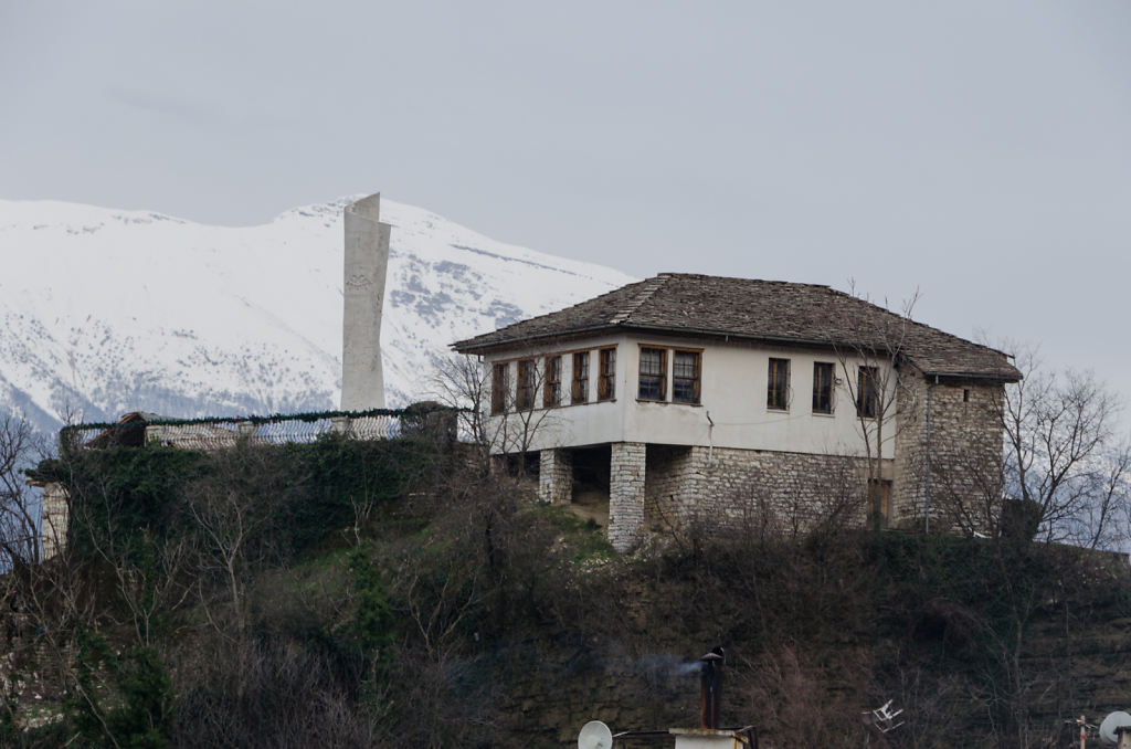 Gjirokastër Obelisk (Mëmëdheu ABC)