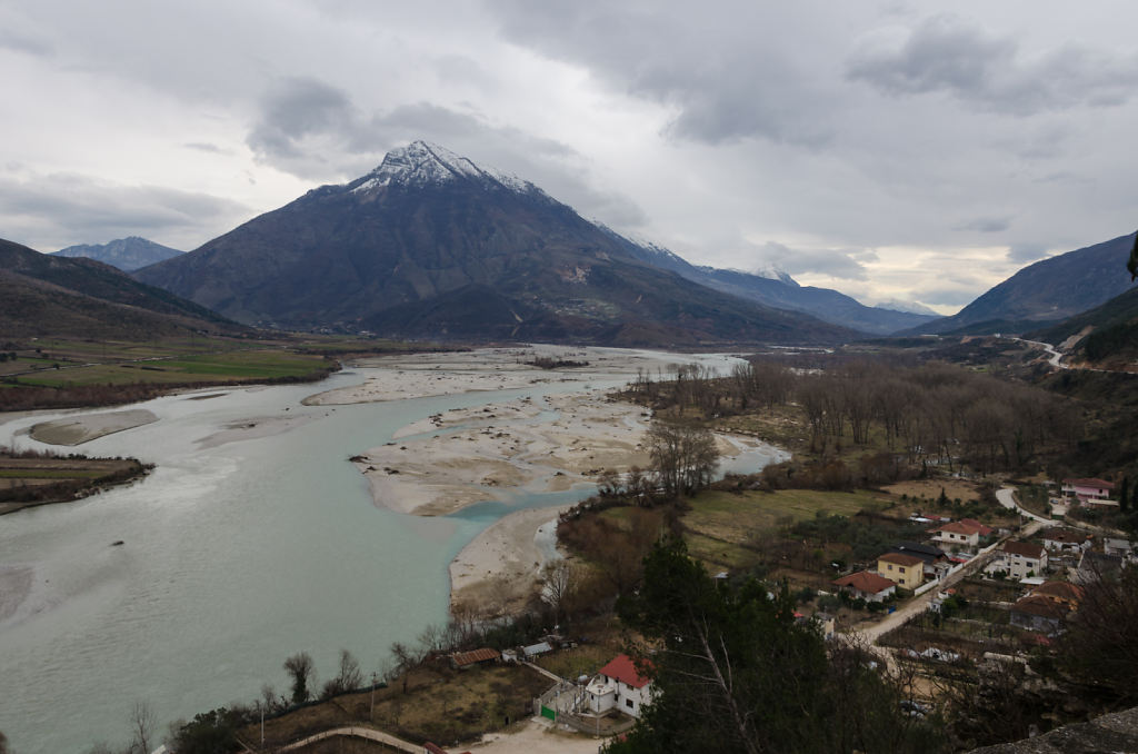 Mündung der Drina in die Vjosa